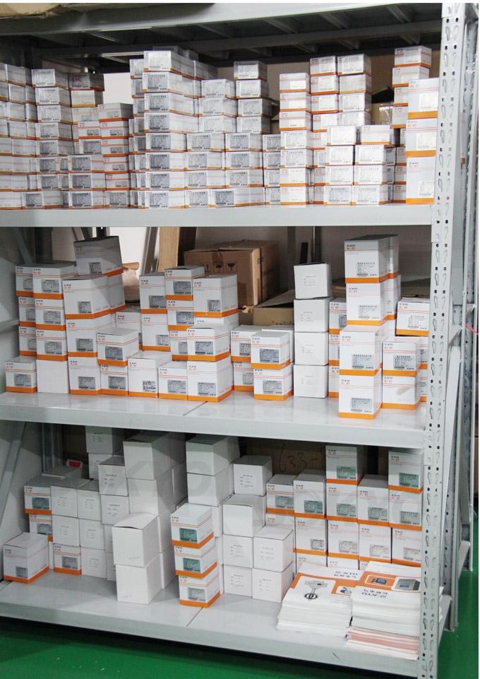 隔離配電器，DFP一進一出配電器，信號隔離器倉庫一角2